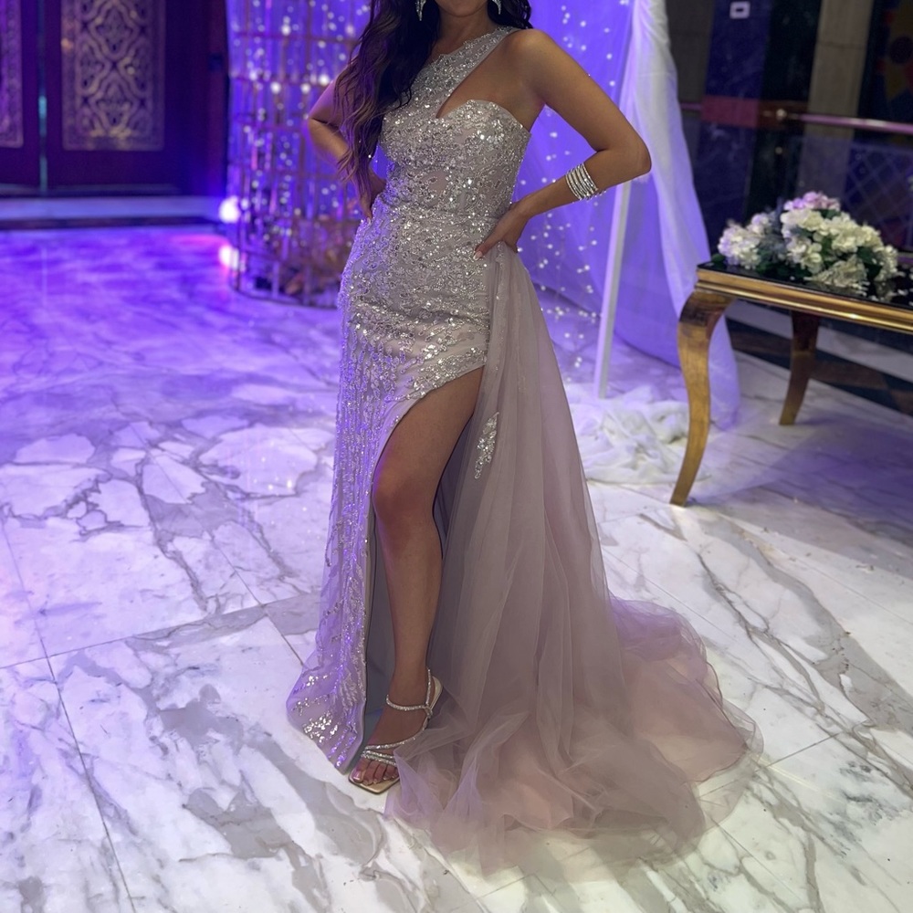 The wedding shop, Beautiful dress